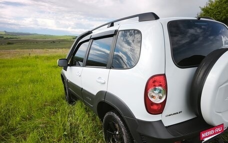 Chevrolet Niva I рестайлинг, 2016 год, 690 000 рублей, 7 фотография