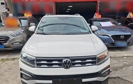 Volkswagen T-Roc I, 2021 год, 1 450 000 рублей, 2 фотография
