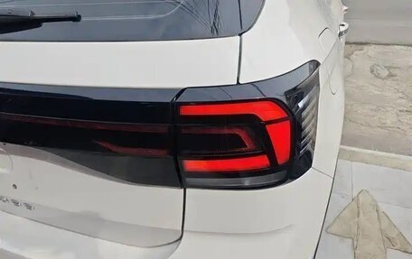 Volkswagen T-Roc I, 2021 год, 1 450 000 рублей, 7 фотография