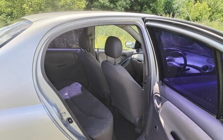 Toyota Platz, 2000 год, 270 000 рублей, 12 фотография
