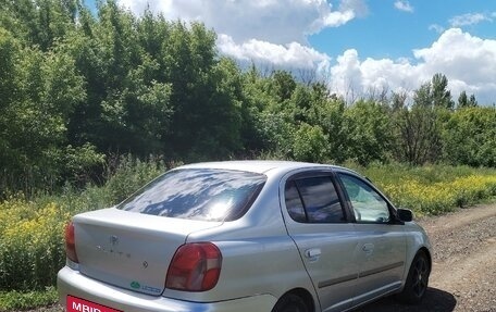 Toyota Platz, 2000 год, 270 000 рублей, 4 фотография