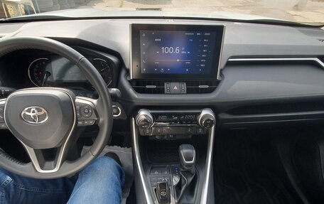 Toyota RAV4, 2022 год, 4 500 000 рублей, 2 фотография