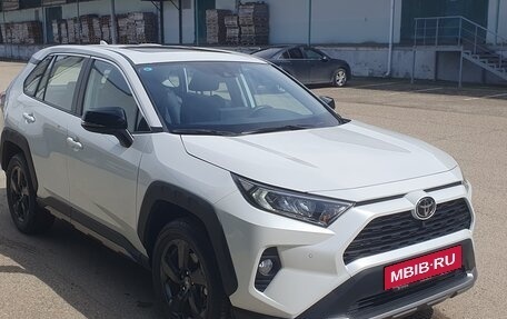 Toyota RAV4, 2022 год, 4 500 000 рублей, 6 фотография