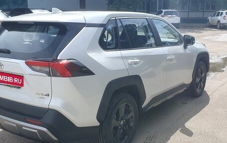 Toyota RAV4, 2022 год, 4 500 000 рублей, 8 фотография