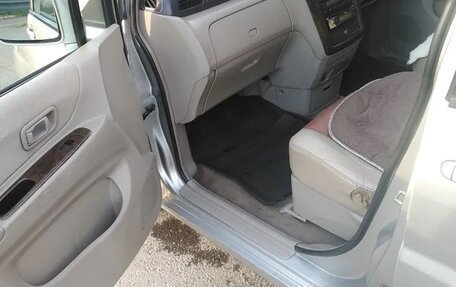 Nissan Liberty, 2002 год, 260 000 рублей, 8 фотография