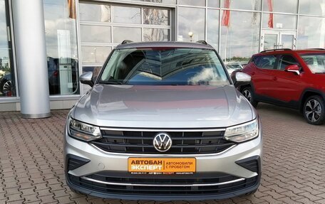 Volkswagen Tiguan II, 2021 год, 3 550 000 рублей, 2 фотография