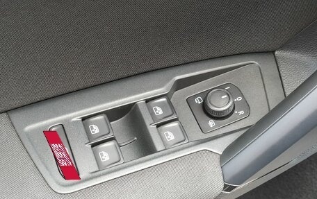 Volkswagen Tiguan II, 2021 год, 3 550 000 рублей, 7 фотография