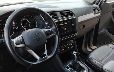Volkswagen Tiguan II, 2021 год, 3 550 000 рублей, 21 фотография