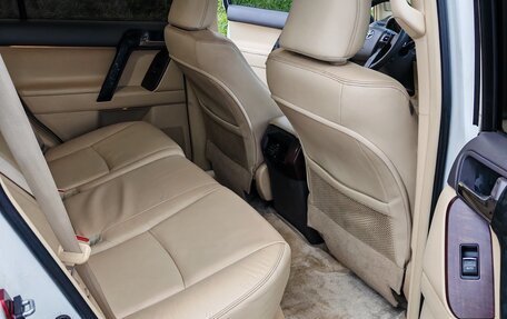 Toyota Land Cruiser Prado 150 рестайлинг 2, 2014 год, 3 500 000 рублей, 5 фотография