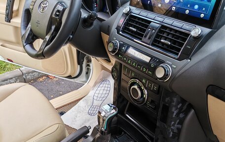 Toyota Land Cruiser Prado 150 рестайлинг 2, 2014 год, 3 500 000 рублей, 3 фотография