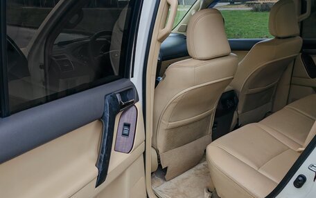 Toyota Land Cruiser Prado 150 рестайлинг 2, 2014 год, 3 500 000 рублей, 7 фотография