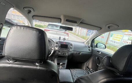 Volkswagen Golf Plus II, 2010 год, 680 000 рублей, 24 фотография