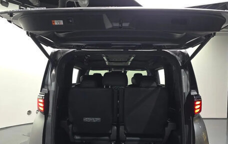 Toyota Alphard, 2026 год, 13 700 000 рублей, 4 фотография
