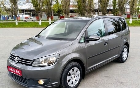 Volkswagen Touran III, 2011 год, 1 050 000 рублей, 1 фотография