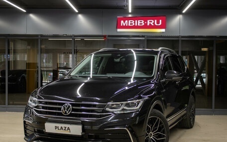 Volkswagen Tiguan II, 2023 год, 4 379 000 рублей, 1 фотография