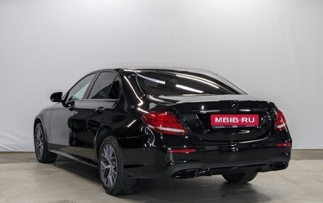 Mercedes-Benz E-Класс, 2019 год, 3 650 000 рублей, 7 фотография