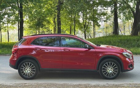 Mercedes-Benz GLA, 2019 год, 1 950 000 рублей, 5 фотография