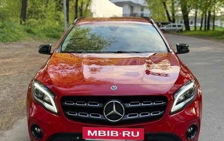 Mercedes-Benz GLA, 2019 год, 1 950 000 рублей, 2 фотография
