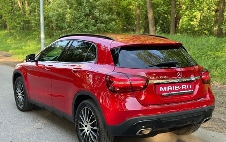 Mercedes-Benz GLA, 2019 год, 1 950 000 рублей, 12 фотография