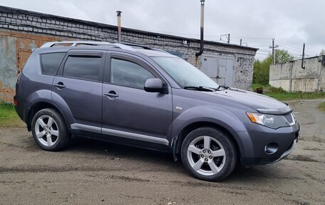 Mitsubishi Outlander III рестайлинг 3, 2008 год, 1 050 000 рублей, 2 фотография