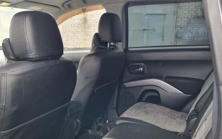 Mitsubishi Outlander III рестайлинг 3, 2008 год, 1 050 000 рублей, 8 фотография