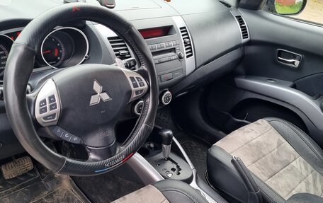 Mitsubishi Outlander III рестайлинг 3, 2008 год, 1 050 000 рублей, 9 фотография