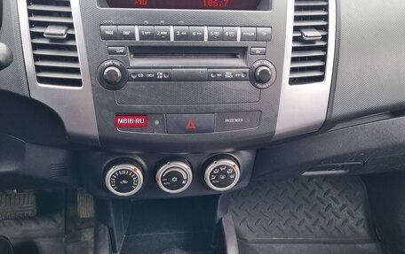 Mitsubishi Outlander III рестайлинг 3, 2008 год, 1 050 000 рублей, 11 фотография