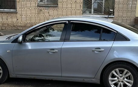 Chevrolet Cruze II, 2010 год, 650 000 рублей, 4 фотография