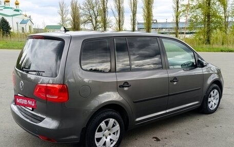 Volkswagen Touran III, 2011 год, 1 050 000 рублей, 5 фотография