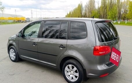 Volkswagen Touran III, 2011 год, 1 050 000 рублей, 3 фотография