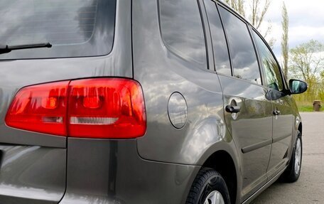 Volkswagen Touran III, 2011 год, 1 050 000 рублей, 10 фотография