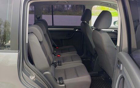 Volkswagen Touran III, 2011 год, 1 050 000 рублей, 22 фотография