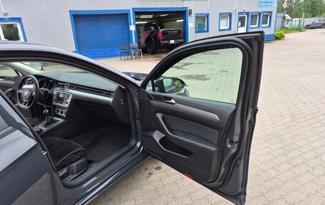 Volkswagen Passat B8 рестайлинг, 2017 год, 1 350 000 рублей, 8 фотография