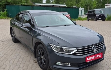 Volkswagen Passat B8 рестайлинг, 2017 год, 1 350 000 рублей, 2 фотография
