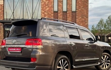 Toyota Land Cruiser 200, 2018 год, 7 920 000 рублей, 2 фотография