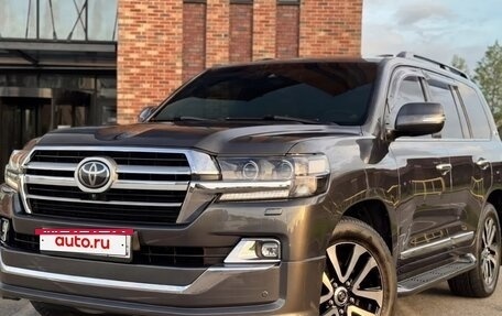 Toyota Land Cruiser 200, 2018 год, 7 920 000 рублей, 4 фотография