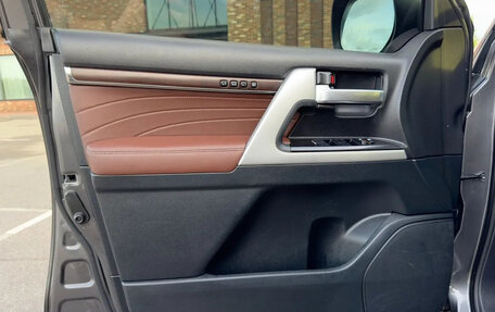 Toyota Land Cruiser 200, 2018 год, 7 920 000 рублей, 12 фотография