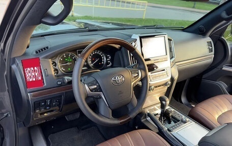 Toyota Land Cruiser 200, 2018 год, 7 920 000 рублей, 18 фотография