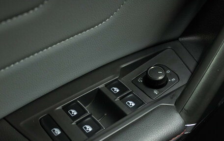 Volkswagen Tiguan II, 2023 год, 4 379 000 рублей, 12 фотография