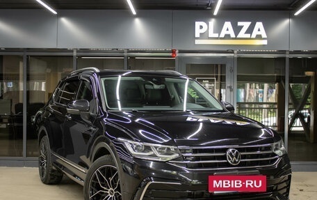 Volkswagen Tiguan II, 2023 год, 4 379 000 рублей, 2 фотография
