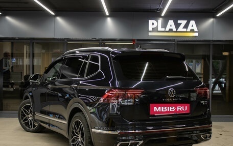 Volkswagen Tiguan II, 2023 год, 4 379 000 рублей, 3 фотография