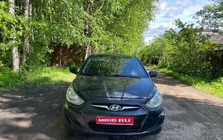 Hyundai Solaris II рестайлинг, 2013 год, 530 000 рублей, 1 фотография