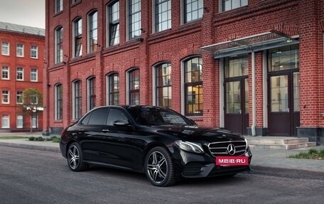 Mercedes-Benz E-Класс, 2018 год, 2 900 000 рублей, 3 фотография