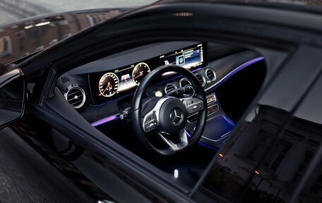 Mercedes-Benz E-Класс, 2018 год, 2 900 000 рублей, 13 фотография