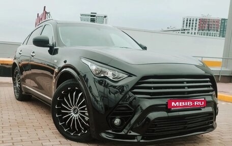 Infiniti QX70, 2015 год, 3 200 000 рублей, 17 фотография