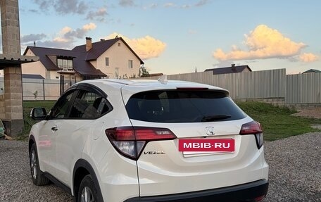 Honda Vezel, 2017 год, 1 650 000 рублей, 3 фотография