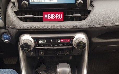Toyota RAV4, 2021 год, 4 300 000 рублей, 8 фотография