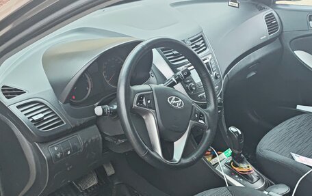 Hyundai Solaris II рестайлинг, 2015 год, 960 000 рублей, 4 фотография