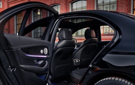 Mercedes-Benz E-Класс, 2018 год, 2 900 000 рублей, 17 фотография