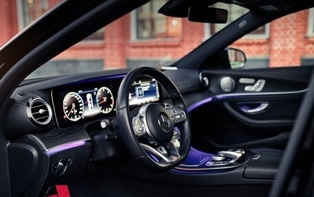 Mercedes-Benz E-Класс, 2018 год, 2 900 000 рублей, 13 фотография